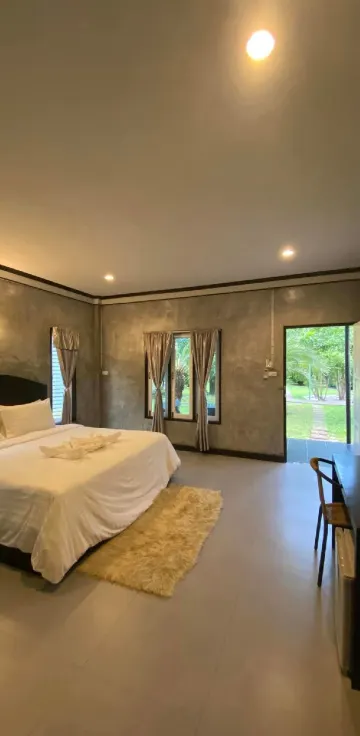 ห้องดีลักซ์ เตียงใหญ่ 1 เตียง