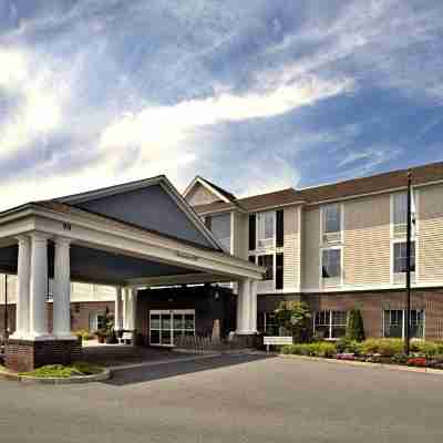 Hampton Inn & Suites Cape Cod-West Yarmouth Hotel Exterior