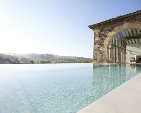 Helguera Palacio Boutique & Antique Hotels in Pas - Miera