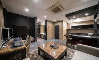 2. 초콜릿호텔..