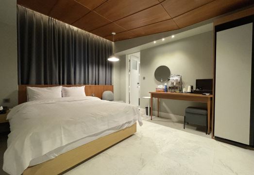 진주 폴럭스 호텔