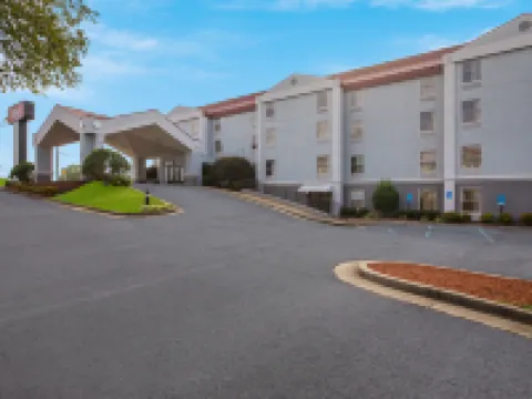 レッド ルーフ イン & スイーツ ニューナン ニューナンのホテル