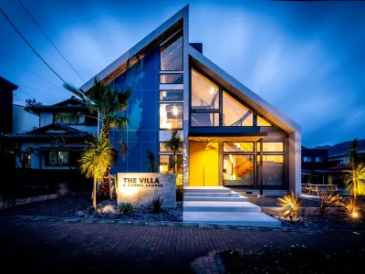 The Villa & Barrel Lounge