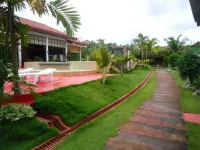 Bonita Oasis Beach Resort Hotels in Moalboal