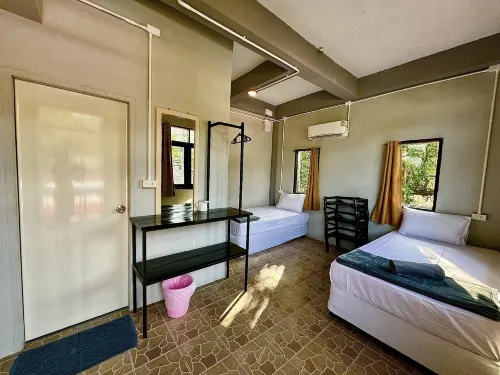 Eclipse Hostel and Bar