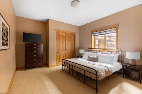 Highline by AvantStay Breathtaking Mountain Home w Hot Tub Views