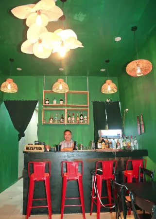 Tuan Central Hotel Отели рядом с достопримечательностью «Thang Long Water Puppet Theatre»