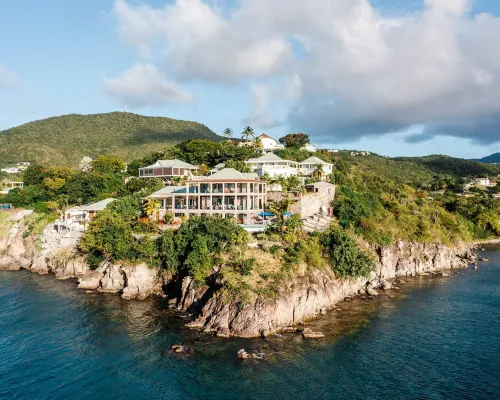 Beautiful 3 Story 8,000 Sq Ft Oceanside Mansion Hotels in Cliftons