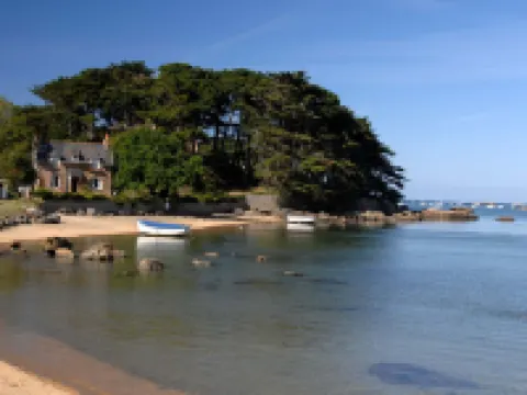 Résidence Odalys Référence les Bains Hotels in Tregastel