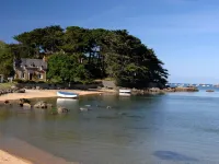 Résidence Odalys Référence les Bains Hotels in Tregastel