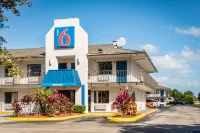 Motel 6 Ft. Pierce, FL Hotel a Fort Pierce