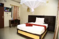 Glory Summit Hotel فنادق في Kijungu Village