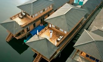 New Jacquline Heritage Houseboats