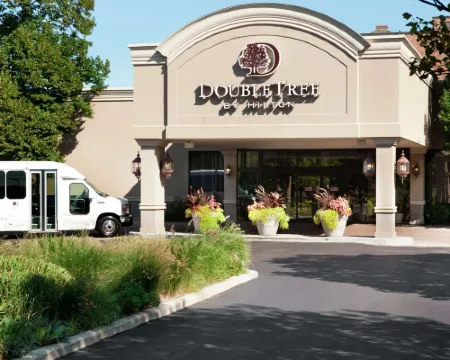 DoubleTree by Hilton Hotel Chicago - Alsip Hotels in Alsip