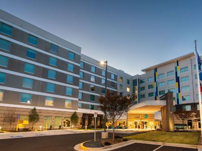 Tru by Hilton Atlanta Airport College Park