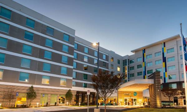Tru by Hilton Atlanta Airport College Park