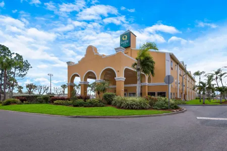 Quality Inn Sarasota I-75 Отели в г. Би-Ридж