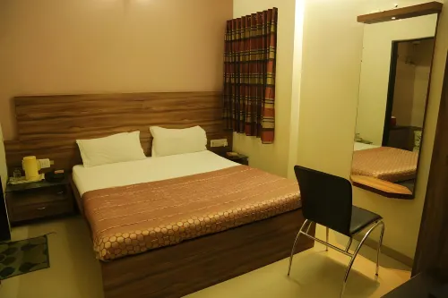 Hotel Kunal & Restaurant since1983 Hotels in Abu Road
