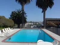 Ocean Palms Motel - Beach