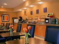 Fairfield Inn & Suites Hartford Manchester - breakfast