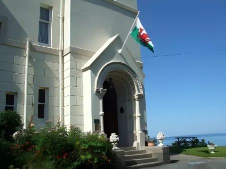 Tyr Graig Castle Отели в г. Дайфрин Ардудви