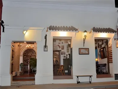 Los Patios Hostel Hotel di 