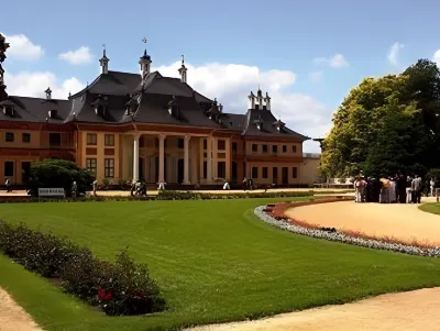 Pension an der Pillnitzer Schlossfähre Hotels in der Nähe von Gefallenendenkmal