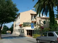 Hotel Anselmi - بار