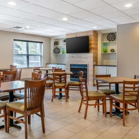 Country Inn & Suites by Radisson, Rossford - Toledo South