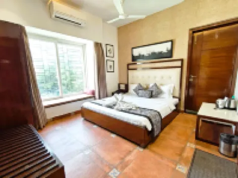 The Palm Aryan - A Boutique Hotel