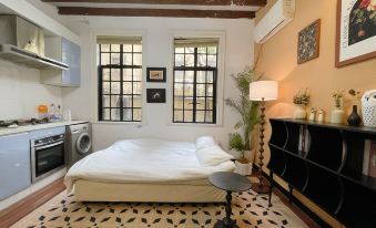 Houyi Homestay (Shaoxing Road)