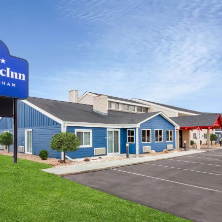 AmericInn by Wyndham New Richmond
