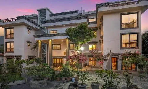 Uma Residence and Suites