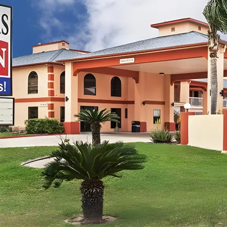 Texas Inn and Suites Raymondville