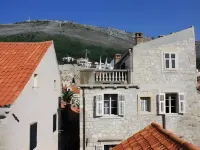Pervanovo Apartments with Free Parking Отели рядом с достопримечательностью «Фуникулер Дубровник»