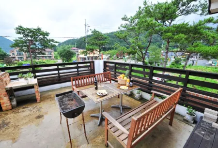 Inje Baekdam Byeolchae Pension Отели рядом с достопримечательностью «Baekdamsa»