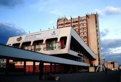 Globus-L Hotels in der Nähe von Batutnyy Kompleks Poletayka