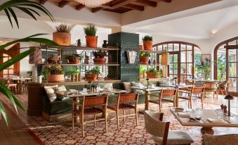 The St. Regis Mardavall Mallorca Resort