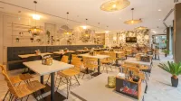Holiday Inn - the niu, Crusoe Bremen Airport by IHG - breakfast