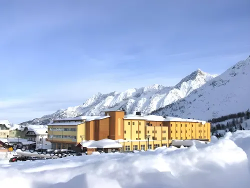 Grand Hotel Miramonti Hotels in Cogolo