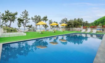 Yeosu Sand Grain Pet Friendly Heated Pool Pension