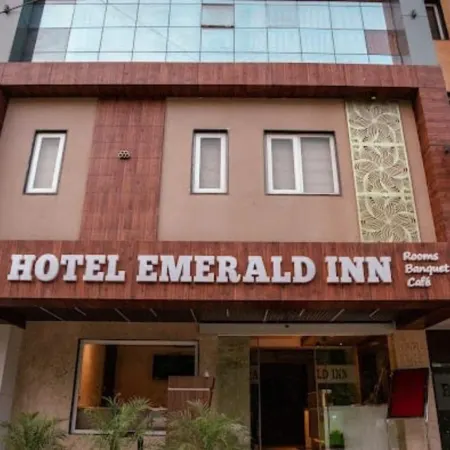 Hotel Emerald Inn