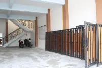 RedDoorz Syariah Near Suncity Mall Madiun