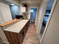 Cozy 1 Bedroom Rental with Den free parking Close to University - Condos