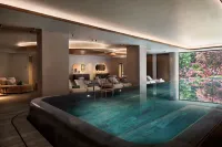 Sheraton Lake Como Hotel - Pools