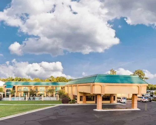 Quality Inn Forsyth Near GA Public Safety Training Center Hotels in Forsyth