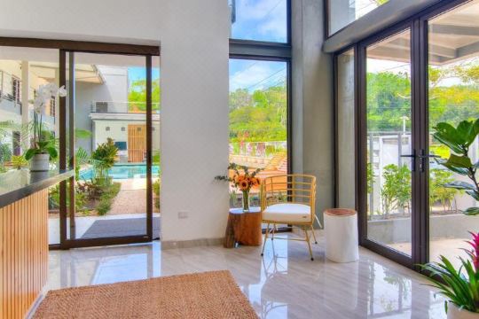 파라다이스 베이 호텔 부티크 수영장 전경