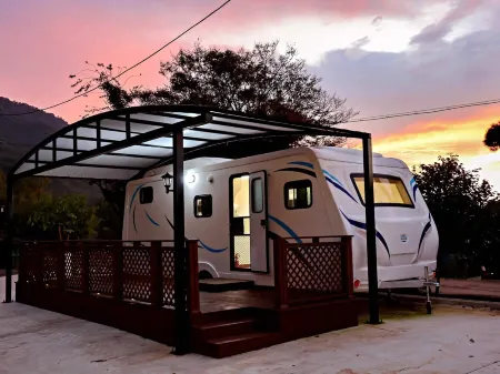 Yeongam Rock On Glamping and Caravan Отели рядом с достопримечательностью «Daebul University»