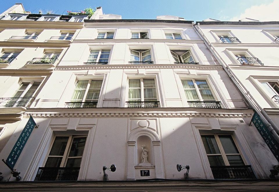 1. 호텔 데 카네트..