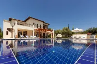 Aphrodite Hills Rentals – Elite Villas - Swimmingpools